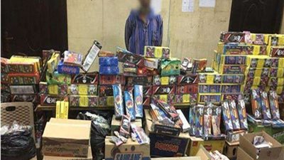 بحوزته 470 كيلو جرام من الألعاب النارية.. تفاصيل القبض على عاطل بمنطقة عين شمس