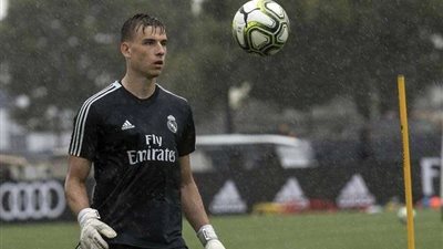 لونين يحدد مستقبله في ريال مدريد.. التجديد أو الاحتراف