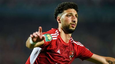 وسام أبو علي يحرز هدف التعادل للأهلي في مرمى بيراميدز