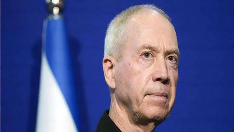 وزير الدفاع الإسرائيلي: بحثت مع المبعوث الأمريكي إيصال ذخائر إلى إسرائيل