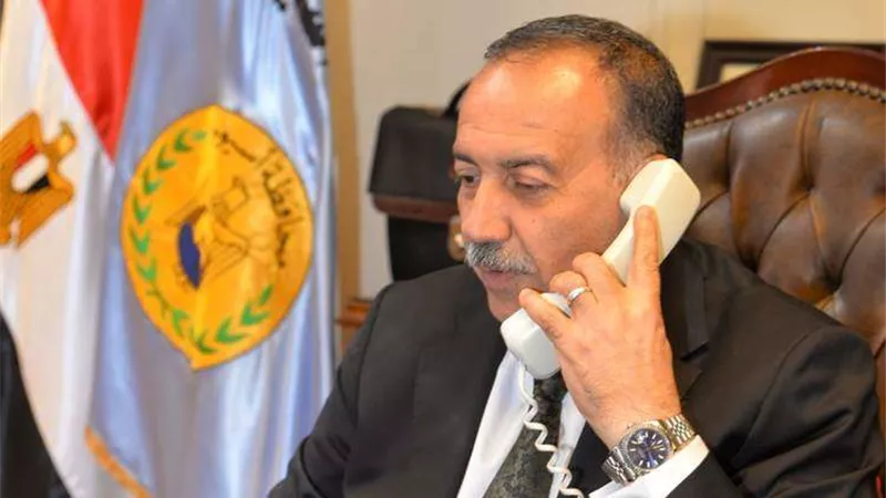 خلال اتصال هاتفي.. محافظ أسيوط يهنئ أوائل الثانوية الفنية على مستوى الجمهورية