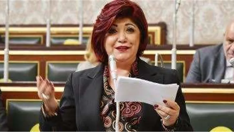 رئيسة لجنة السياحة تشيد بالبنية التحتية الحالية لشبكة النقل والطرق: «ساعدت في جذب السائحين»