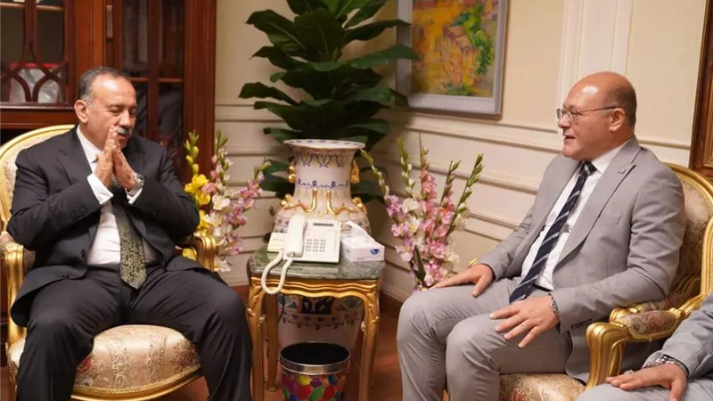 رئيس جامعة سوهاج في ضيافة محافظ أسيوط لبحث سبل التعاون بمجالي الصحة والتعليم المشترك