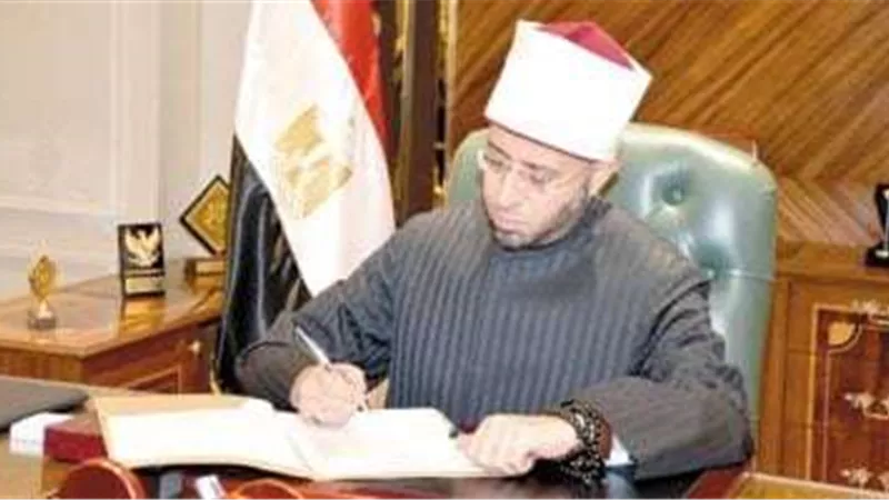 وزير الأوقاف يقر لائحة إعانات وفاة جديدة