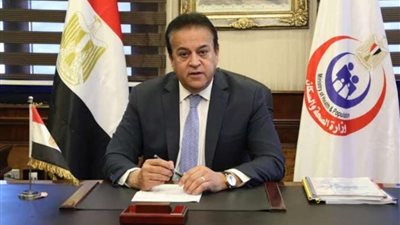 بعد تعنيف المحافظ لها.. وزير الصحة يوجه الدعوة لطبيبة مستشفى المراغة لمكتبه