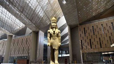 خطط تأمين آثار مصر في المعارض الخارجية.. عضو السياحة تكشف