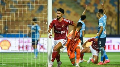مرور 60 دقيقة.. الأهلي يتقدم على بيراميدز بهدف أبو علي