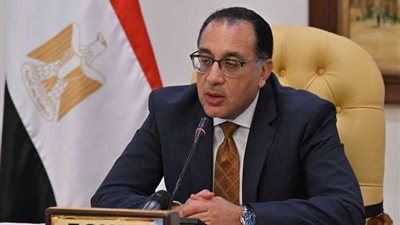تنفيذًا لتوجيهات الرئيس السيسي.. مدبولي يتابع موقف ضم عمال البناء وأسر 