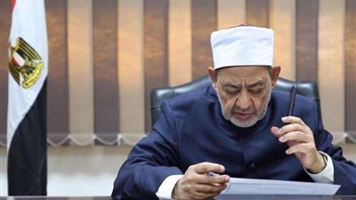 «أنا عمك أحمد الطيب».. رسائل محبة تغزو السوشيال ميديا بعد مكالمة شيخ الأزهر