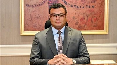 وزير الإسكان يتابع أعمال رفع كفاءة طرق المنطقة الصناعية ومحاور الطرق بالعبور