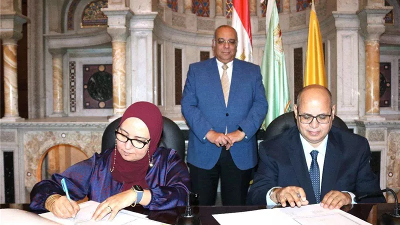 بين بحوث الصحراء والشركة المصرية للمواد الكربونية.. بروتوكول تعاون أكاديمي في المجالات المشتركة