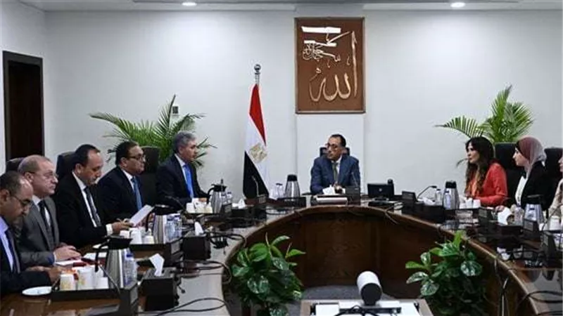 مدبولي يستعرض المسودة الأولى لاستراتيجية عمل وزارة السياحة والآثار