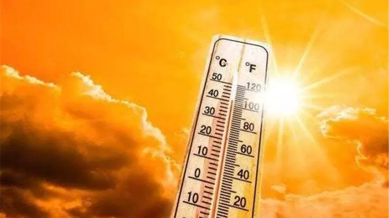 العظمى بالقاهرة 36 درجة.. «الأرصاد» تحذر من طقس شديد الحرارة غدًا الثلاثاء