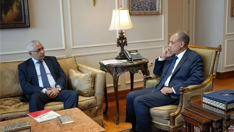 وزير الخارجية يبحث مع إدارة ليبيا مسار العلاقات بين البلدين الشقيقين