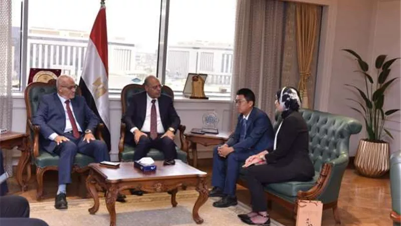 لتوفير 3000 فرصة عمل.. وزير العمل يوقع بروتوكول تعاون مع «تيدا مصر للاستثمار»