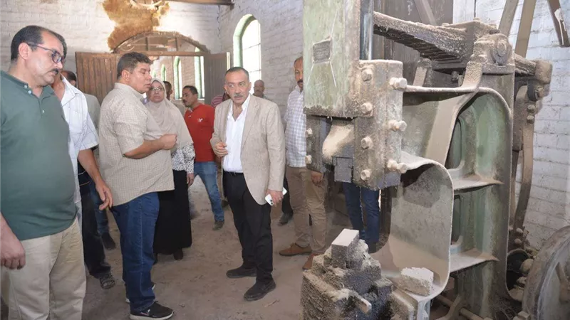 محافظ أسيوط يتفقد ورش مديرية الري ويوجه بتعظيم الإستفادة من الخردة ومخلفات الحملات الميكانيكية