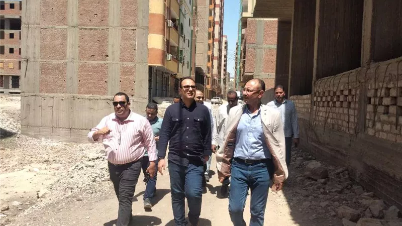 محافظ أسيوط يوجه بإزالة الإشغالات والتعديات في حي غرب