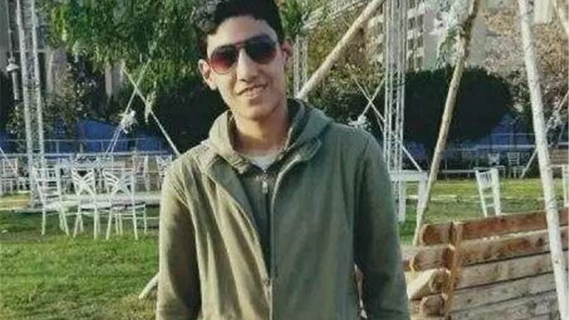 تفاصيل وفاة طفل غرقًا في حمام سباحة خلال نصف دقيقة ووالده يذرف الدموع.. فيديو