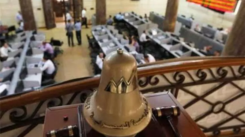 مشتريات المصريين والعرب تقود البورصة للارتفاع بمنتصف اليوم
