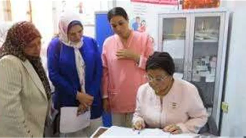 نائب وزير الصحة تتفقد مستشفى قنا العام وتوجه بتحسين خدمات النساء والتوليد