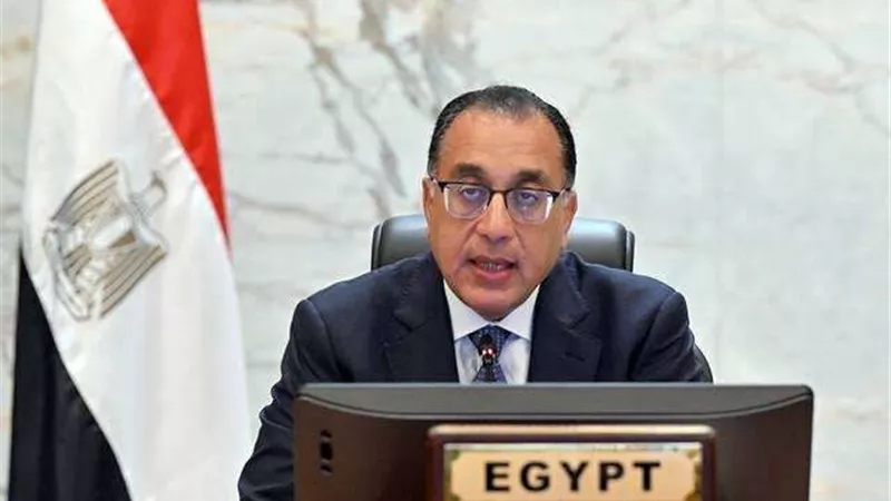 مدبولي يشهد فعاليات ختام رالي السيارات الكهربائية بالعلمين الجديدة