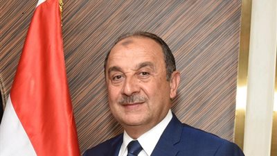 وزير قطاع الأعمال يعقد اجتماعًا مع رئيس الجامعة الألمانية بالقاهرة للتعاون في العديد من المجالات