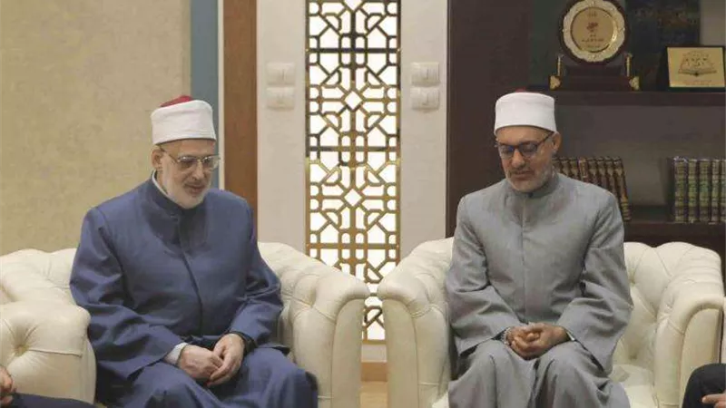 مفتي الجمهورية يلتقي بقيادات الأزهر لبحث تعزيز التعاون في مواجهة التطرف