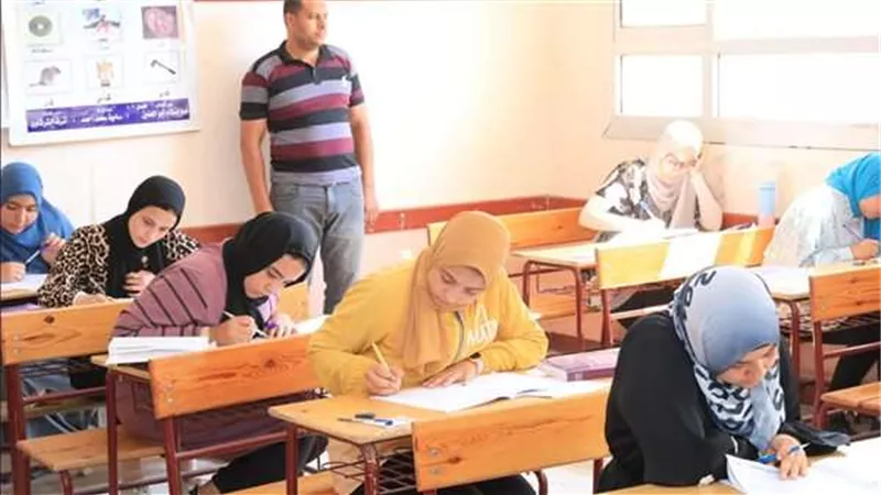 أستاذ تربية: خفض مواد الثانوية العامة قضت على أسطورة الدروس الخصوصية