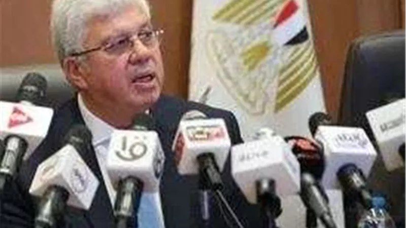 وزير التعليم العالي يهنئ 3 طلاب جامعيين لفوزهم بـ3 ميداليات برونزية و2 فضية بالأولمبياد الإفريقي للرياضيات
