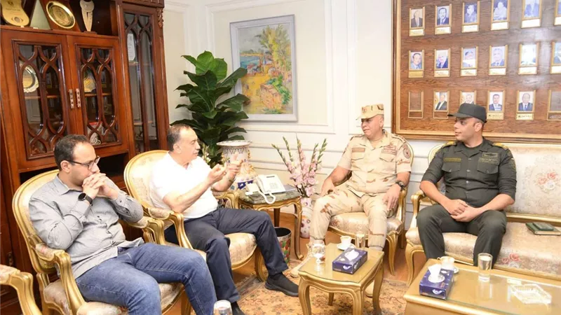 محافظ أسيوط يستقبل المستشار العسكرى ويؤكد: القوات المسلحة درع الدولة وحصنها المنيع