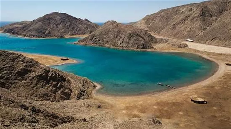 عاجل| مصدر رفيع المستوى: حادث طعن لعدد من السائحين بطابا