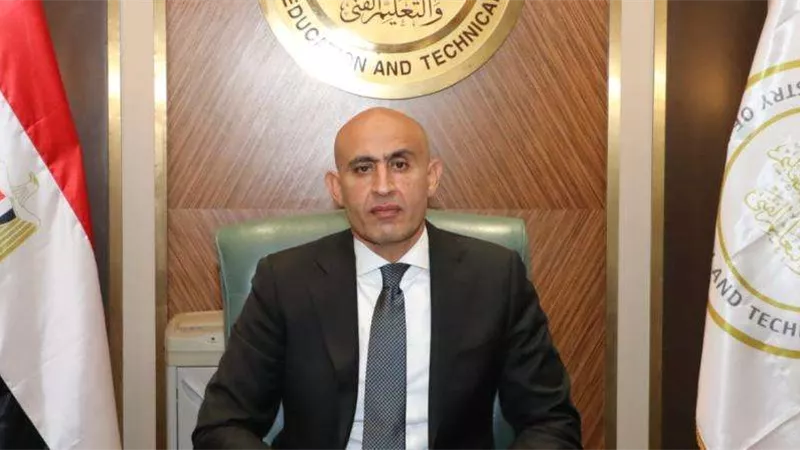 الغرف التجارية تناشد التعليم بعدم التدخل في توزيع الزي المدرسي