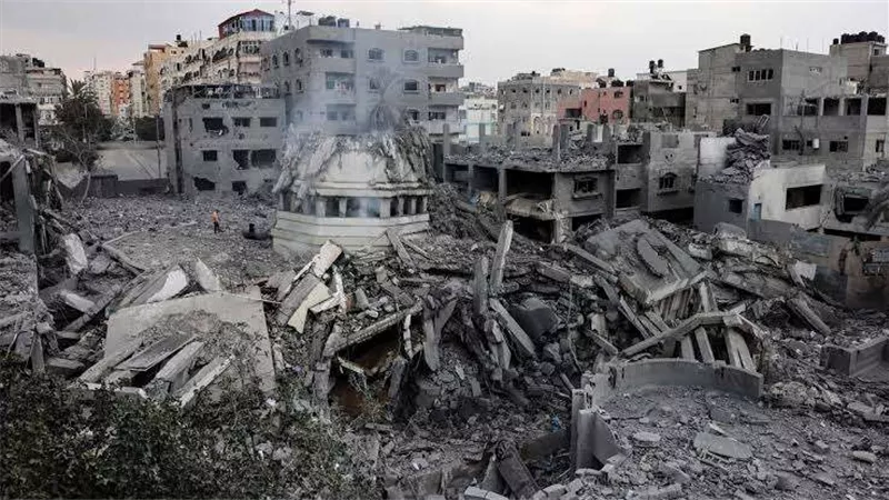 إعلام فلسطيني: استشهاد 5 جراء قصف منزلاً جنوبيِ غزة