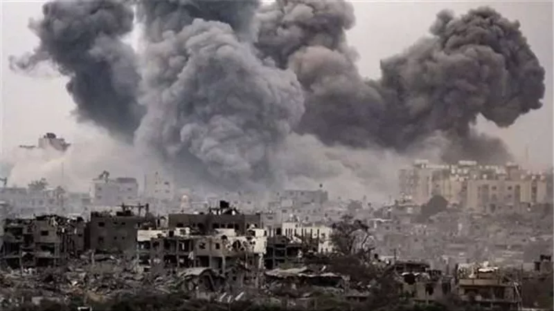 خبير: إسرائيل تسعى لتنفيذ خطة لتفريغ مناطق في غزة