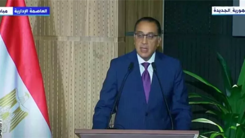 رئيس الوزراء: تفاوضنا مع شركات صينية لتصنيع السيارات الكهربائية