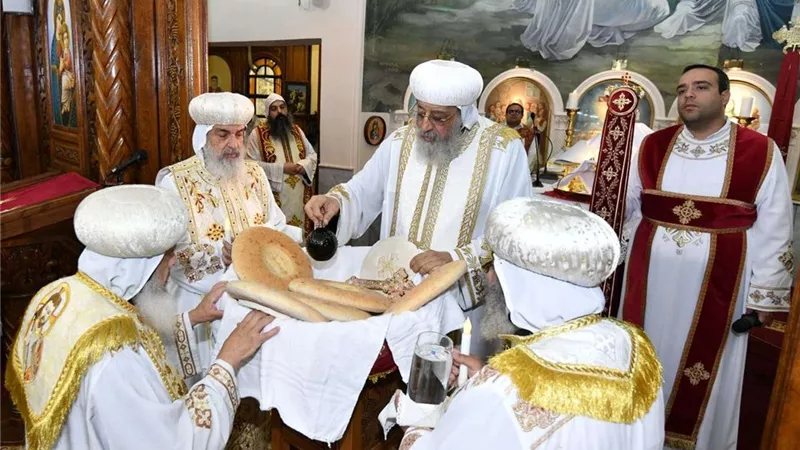 البابا تواضروس يترأس قداسًا خاصًا احتفالًا باليوبيل الذهبي لكنيسة النزهة