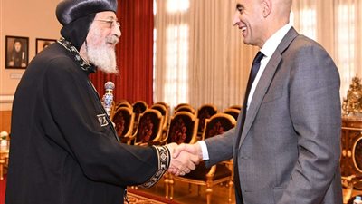 وزير التربية والتعليم يلتقي قداسة البابا تواضروس بالمقر البابوي في العباسية