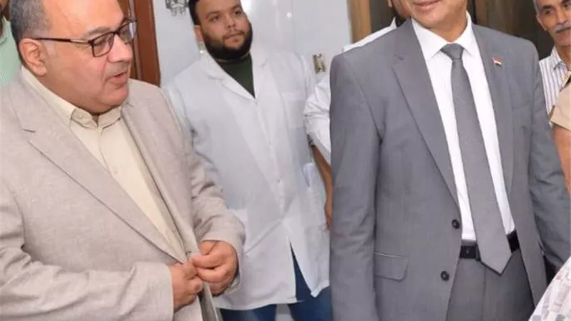 رئيس جامعة أسيوط يستجيب لاستغاثة أسرة مريض بورم في المخ ويوجه بعلاجه في المستشفى الجامعي