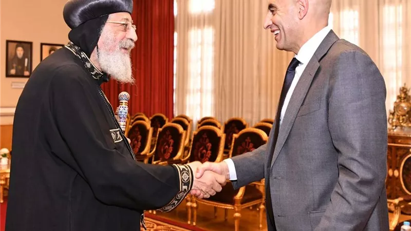 وزير التربية والتعليم يلتقي قداسة البابا تواضروس بالمقر البابوي في العباسية