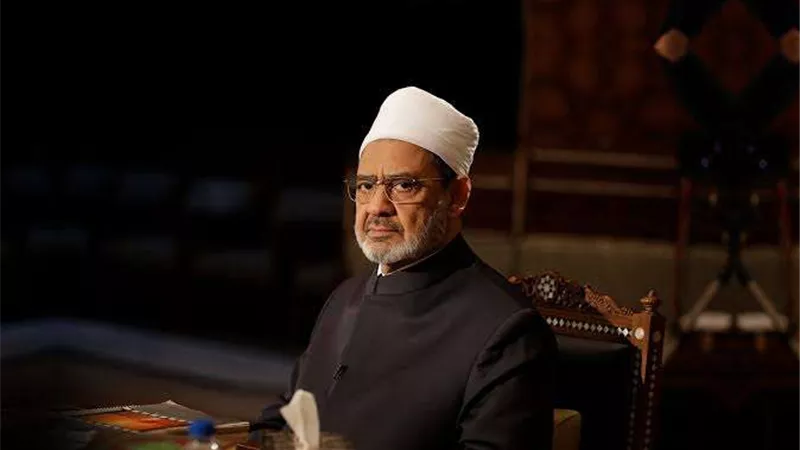 الأزهر للفتوى يحذر من انتهاك حرمة القرآن الكريم.. ويؤكد: الموسيقى مع آيات القرآن جريمة شرعية وقانونية