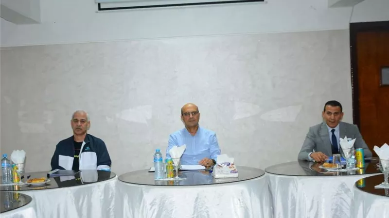 المنشاوي يتابع خطة تطوير نادي الجامعة