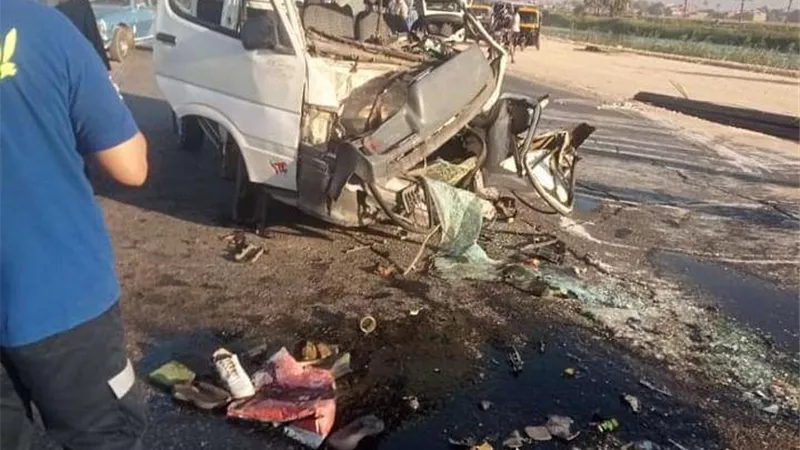 مصرع شخصين وإصابة 8 فى حادث تصادم سيارتين بأسيوط