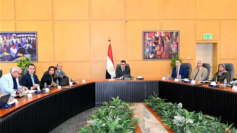 وزير الإسكان يتابع تنفيذ وحدات المبادرة الرئاسية 