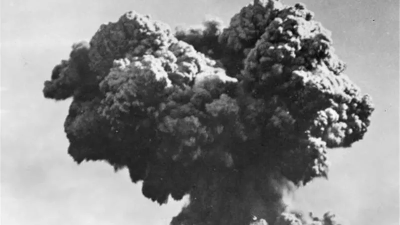 ذكري عملية الإعصار.. بريطانيا تدخل عصر الأسلحة النووية بنجاح في 1952