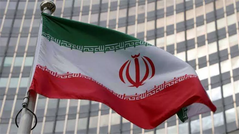 إيران تُحذّر أمريكا من التدخل بعد الهجوم الصاروخي على إسرائيل