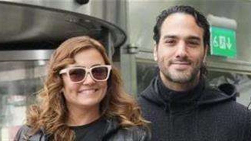 الفنانة بشرى وزوجها