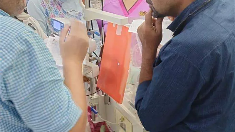 صحة أسيوط تُحيل طبيبين وفني معمل للتحقيق..لعدم تواجدهم بالنوبتجية