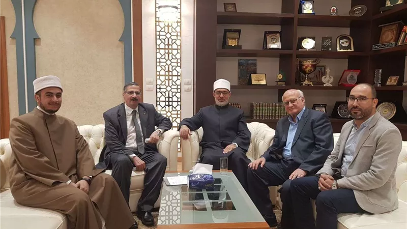 مفتي الجمهورية يبحث تعزيز التعاون مع المعهد القومي للبحوث الفلكية لرصد الأهلة