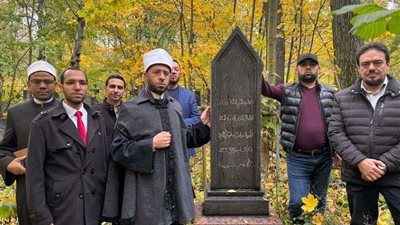 وزير الأوقاف يزور ضريح العالم الأزهري محمد عياد الطنطاوي في سانت بطرسبرج بروسيا