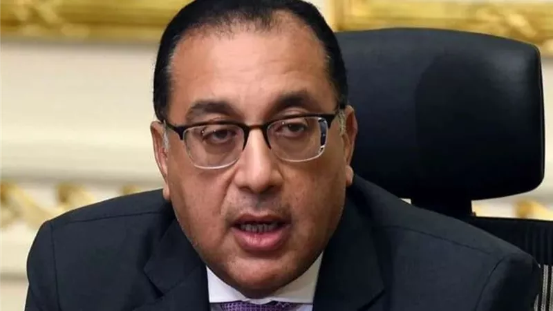 رئيس الوزراء: الحكومة نجحت فى تقليل كثافة الفصول وسد عجز المدرسين